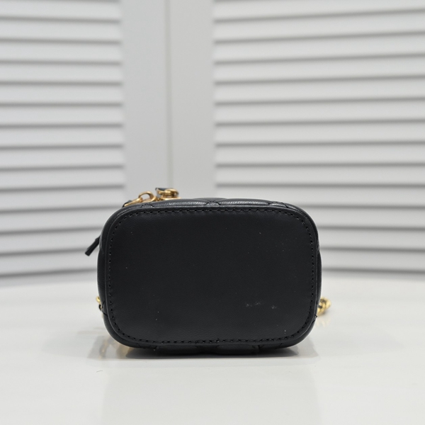 シャネルバッグ内部構造